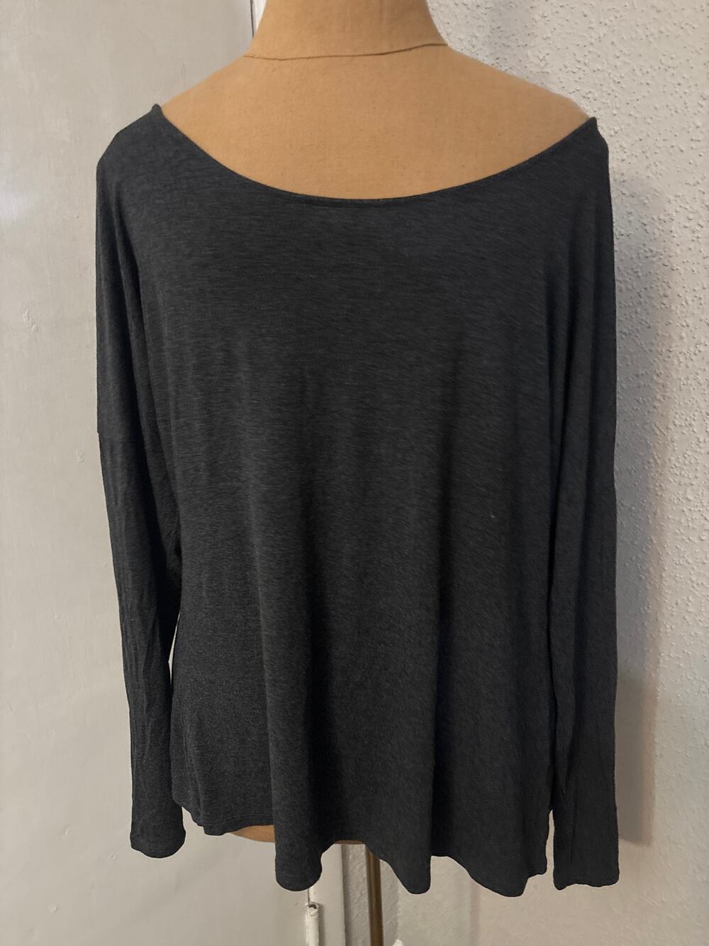 Champion C9 Gray Long Sleeve Cutout Back Workout Top L Activewear Athleisure
